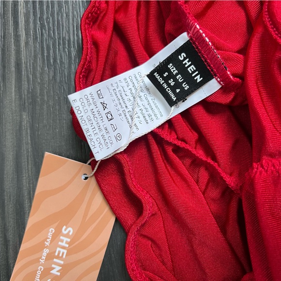 Red scrunch pants - Picture 2 of 3